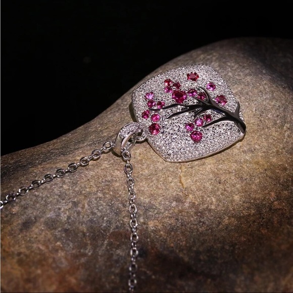 New Elegant Temperament Pendant Necklace Tree Branch Blossom Charm Necklace - Picture 4 of 5